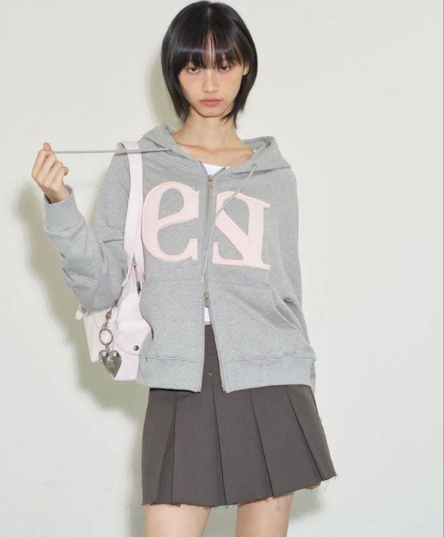 【ILLIGO】正規品 ロゴ パッチ ジップアップ パーカー　タグあり