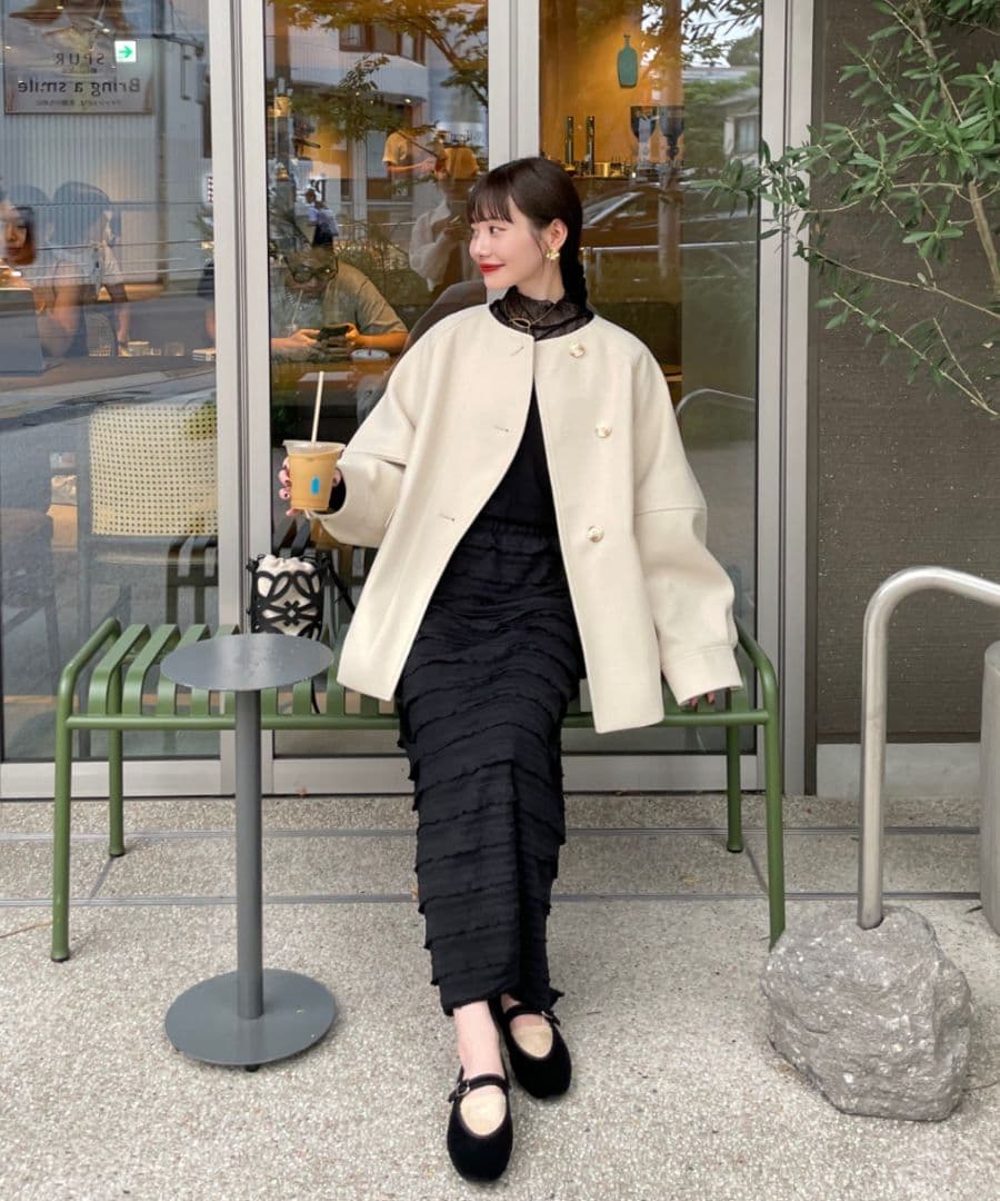 年末セール 新品紙タグ付き hinari ウェーブデザインミドルコート S