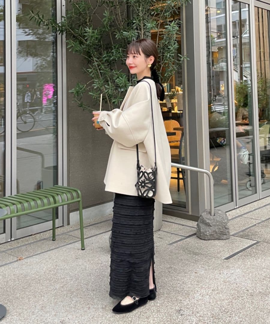 年末セール 新品紙タグ付き hinari ウェーブデザインミドルコート S