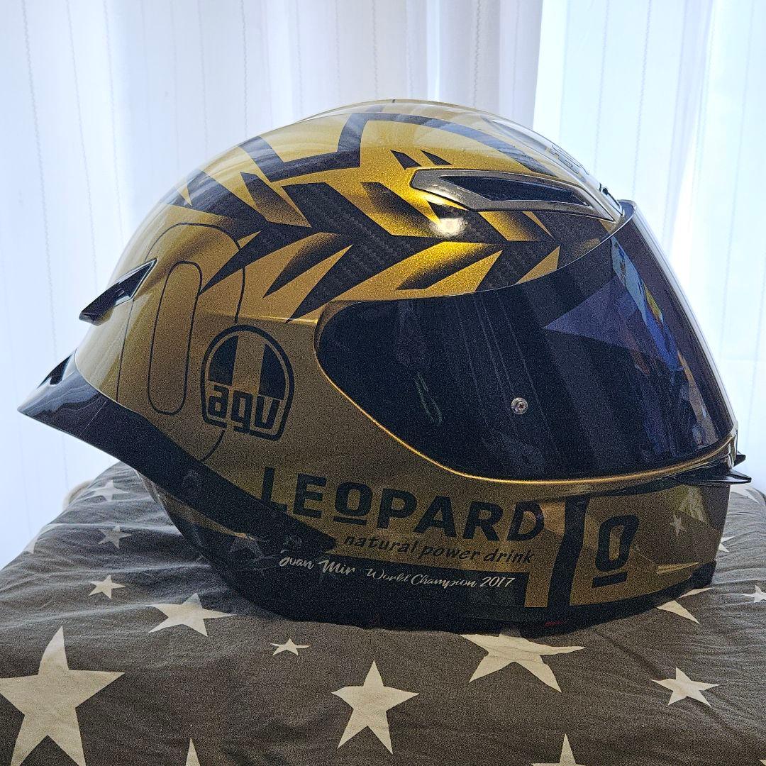 気まぐれ値下げ‼️本日最終日‼️AGV風ゴールドカーボン調 レプリカヘルメット