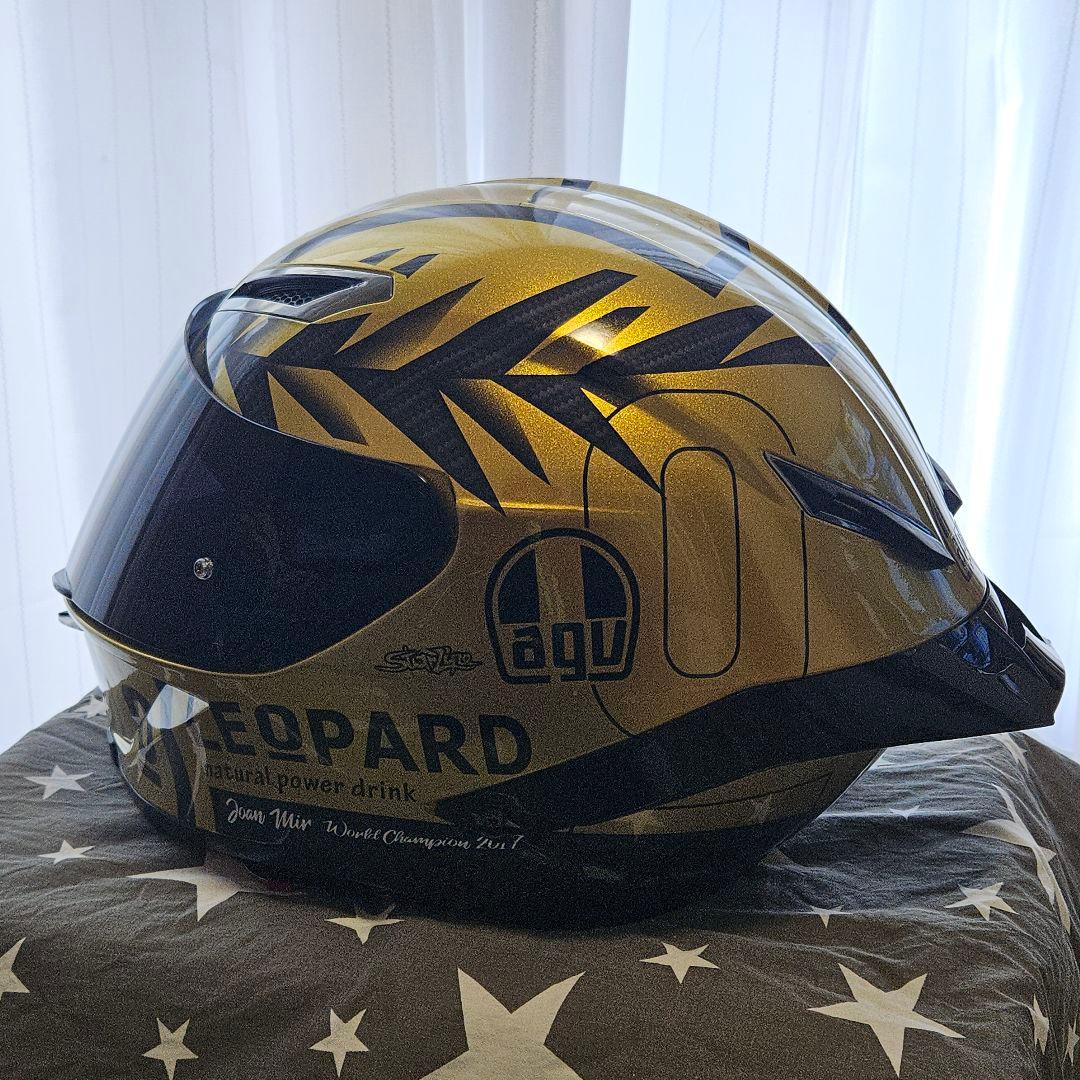 気まぐれ値下げ‼️本日最終日‼️AGV風ゴールドカーボン調 レプリカヘルメット