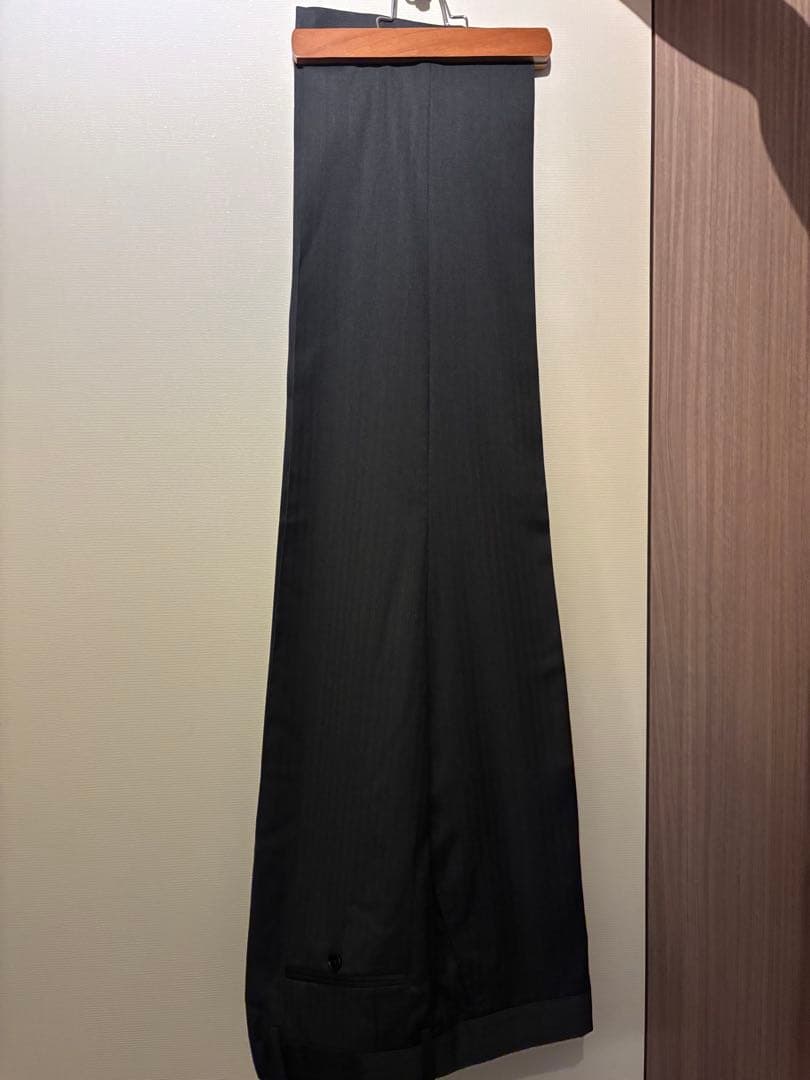 未使用　GUCCI ダークグレー スーツ　セットアップ