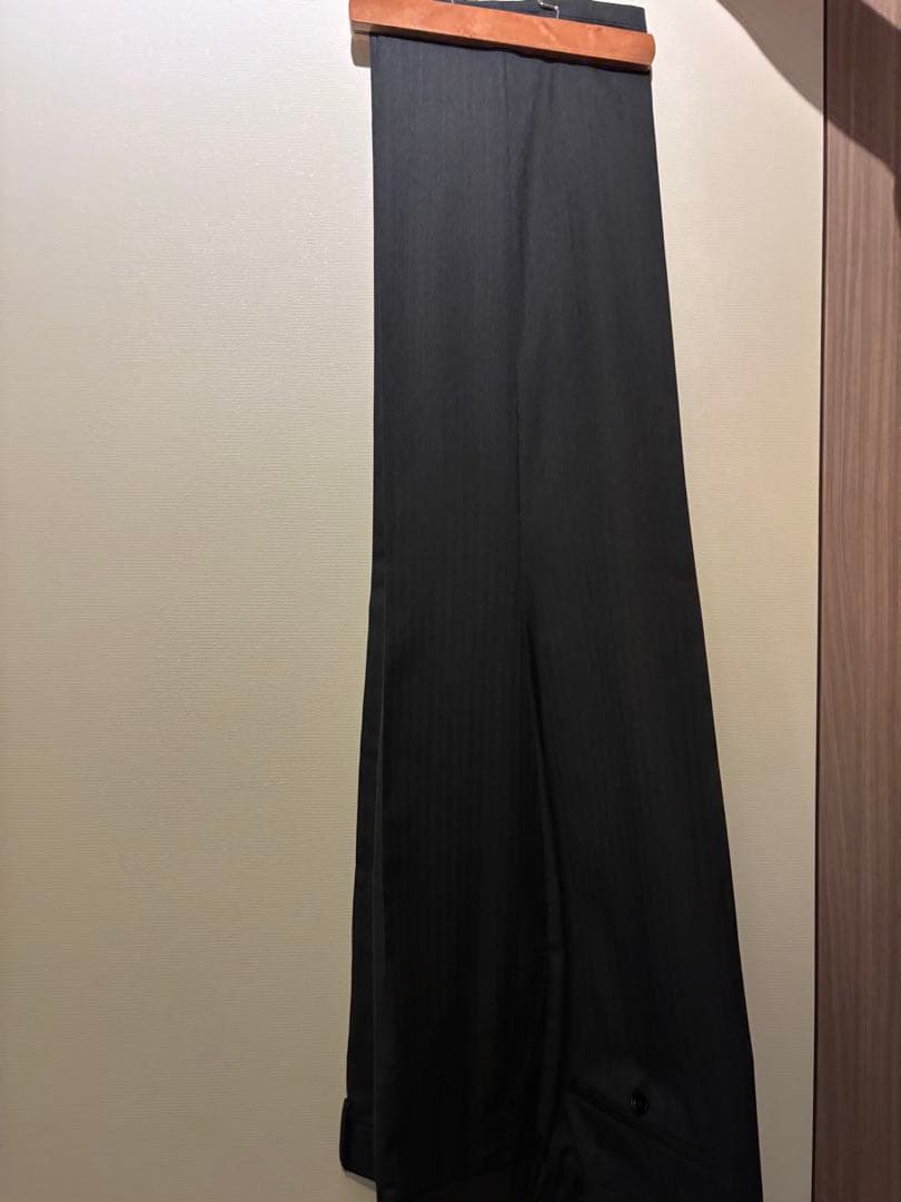 未使用　GUCCI ダークグレー スーツ　セットアップ