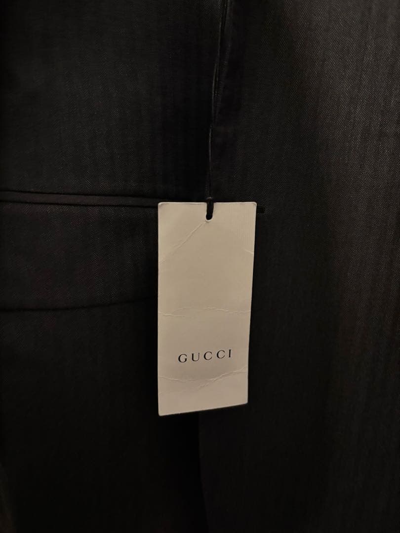 未使用　GUCCI ダークグレー スーツ　セットアップ