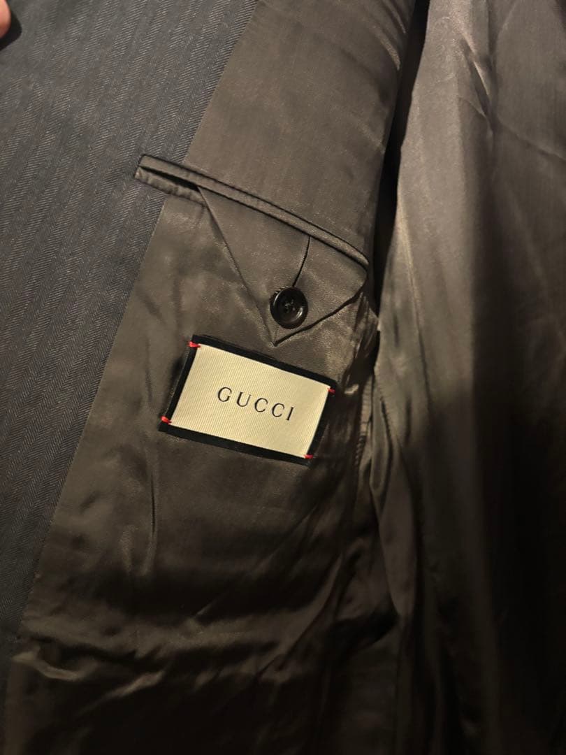 未使用　GUCCI ダークグレー スーツ　セットアップ
