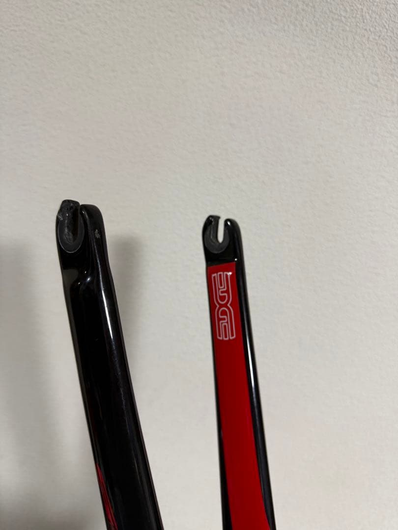 BH G5 フロントフォーク 黒/赤