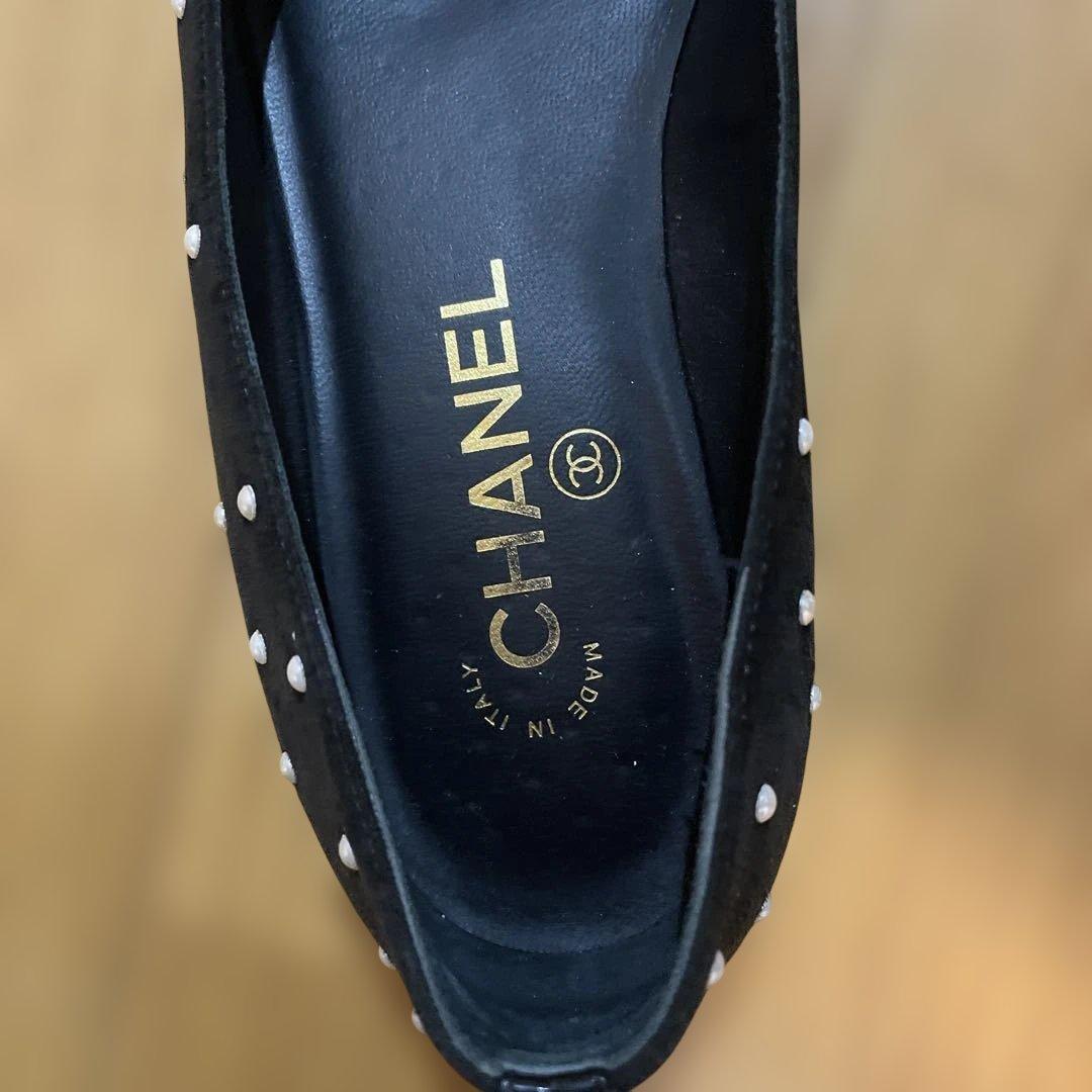 CHANEL ブラック フラットシューズ パール装飾