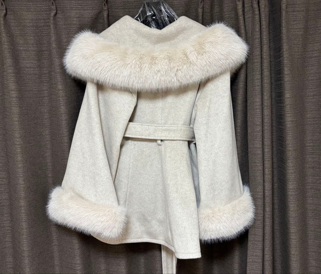 さ*ん様 Darich フード付きホワイトファーコート