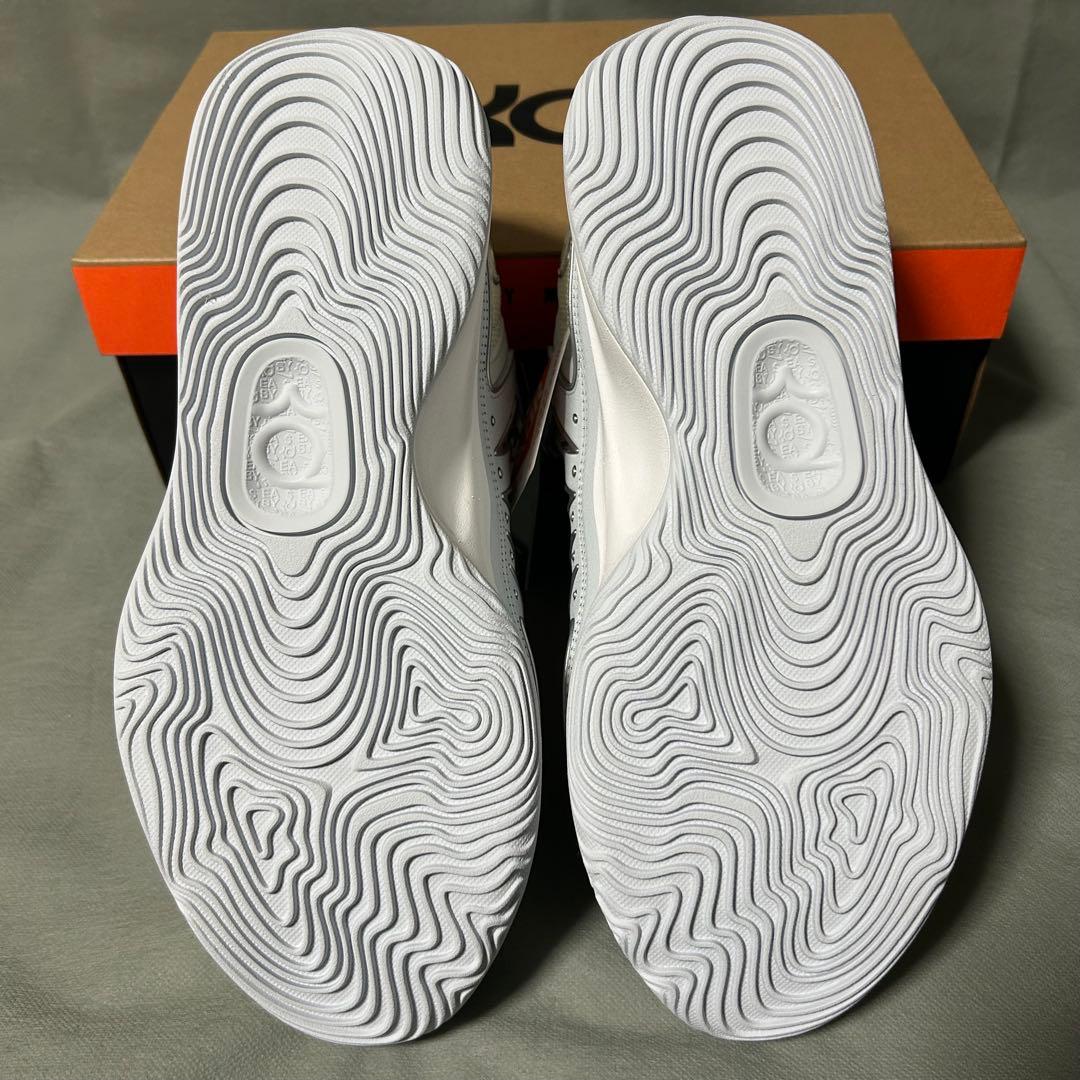 ナイキ　KD18 グレー　ホワイト　シルバー　ケビンデュラント　バッシュ　白