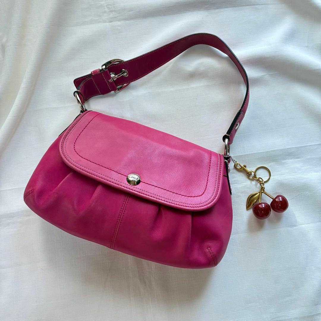バッグ Coach pink soho leather 13729