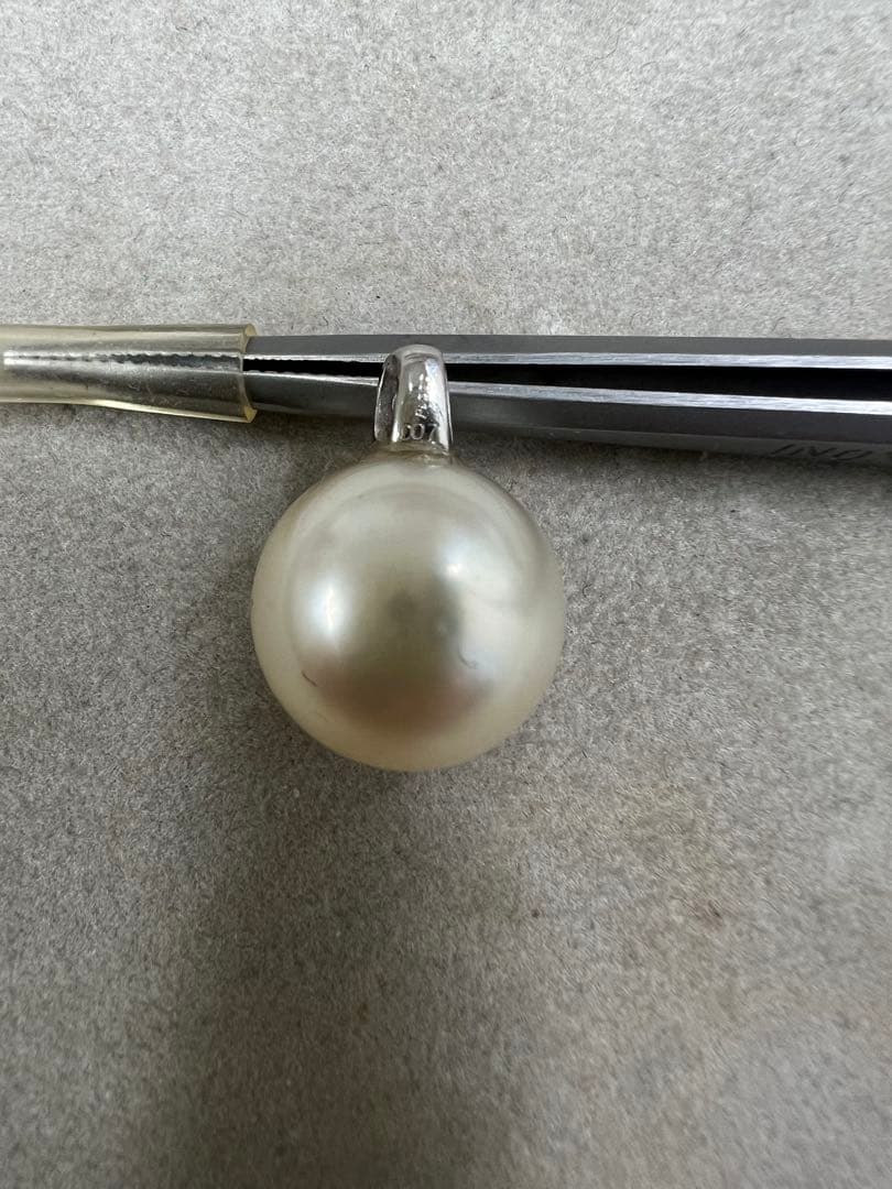 南洋白蝶真珠パールペンダントトップ　13.8mm ホワイトカラー　Pt900製