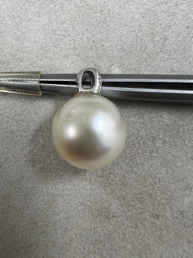 南洋白蝶真珠パールペンダントトップ　13.8mm ホワイトカラー　Pt900製