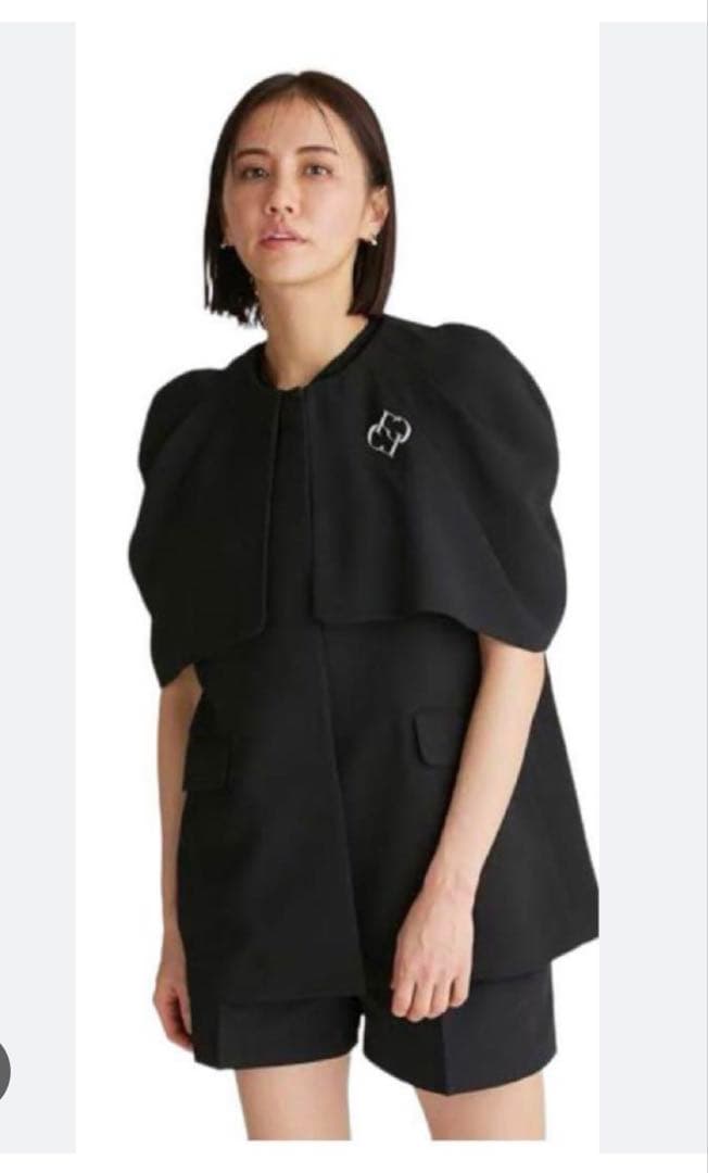 セルフォード　ケープ付きジレ