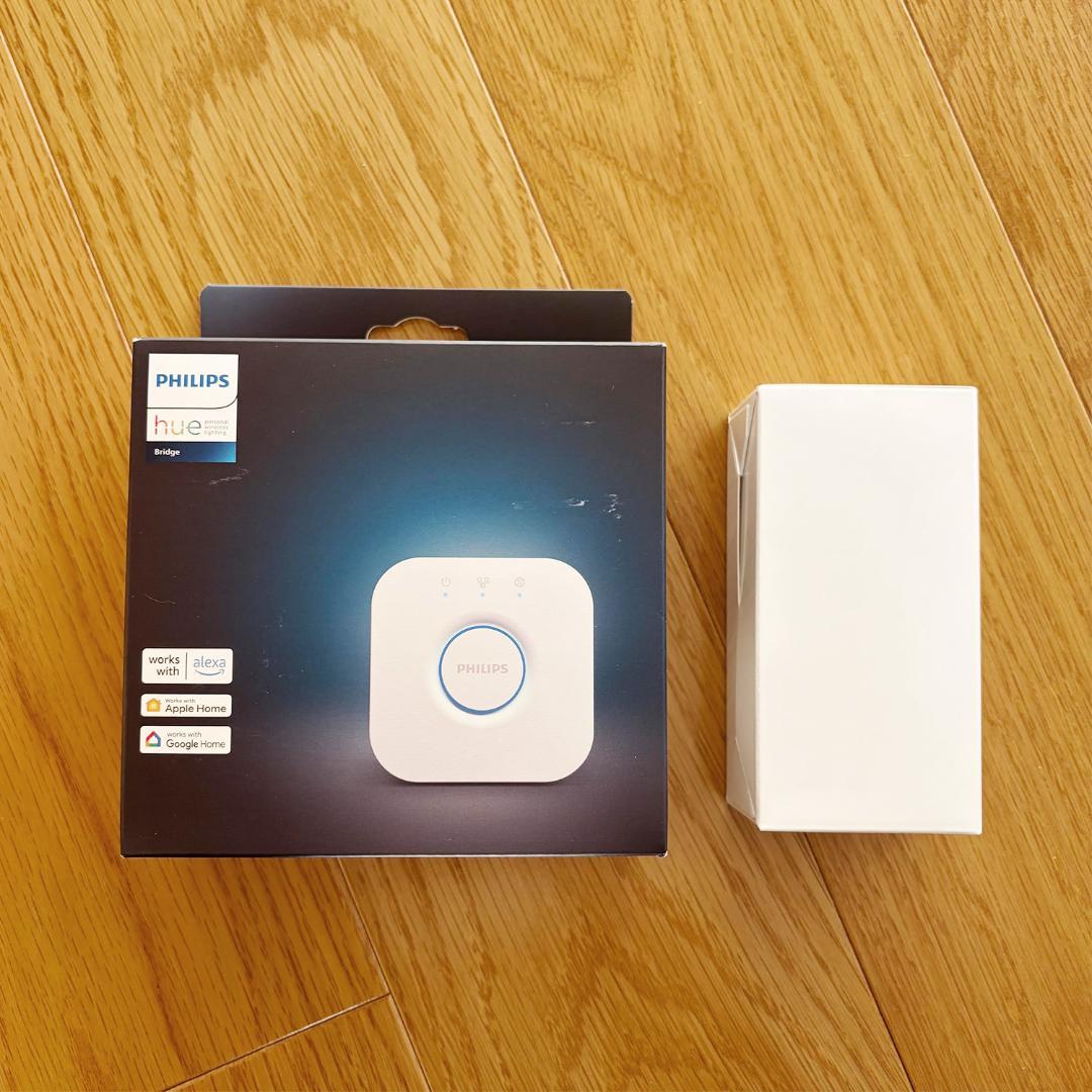 PHILIPS Hue ブリッジ + ライトバー2本