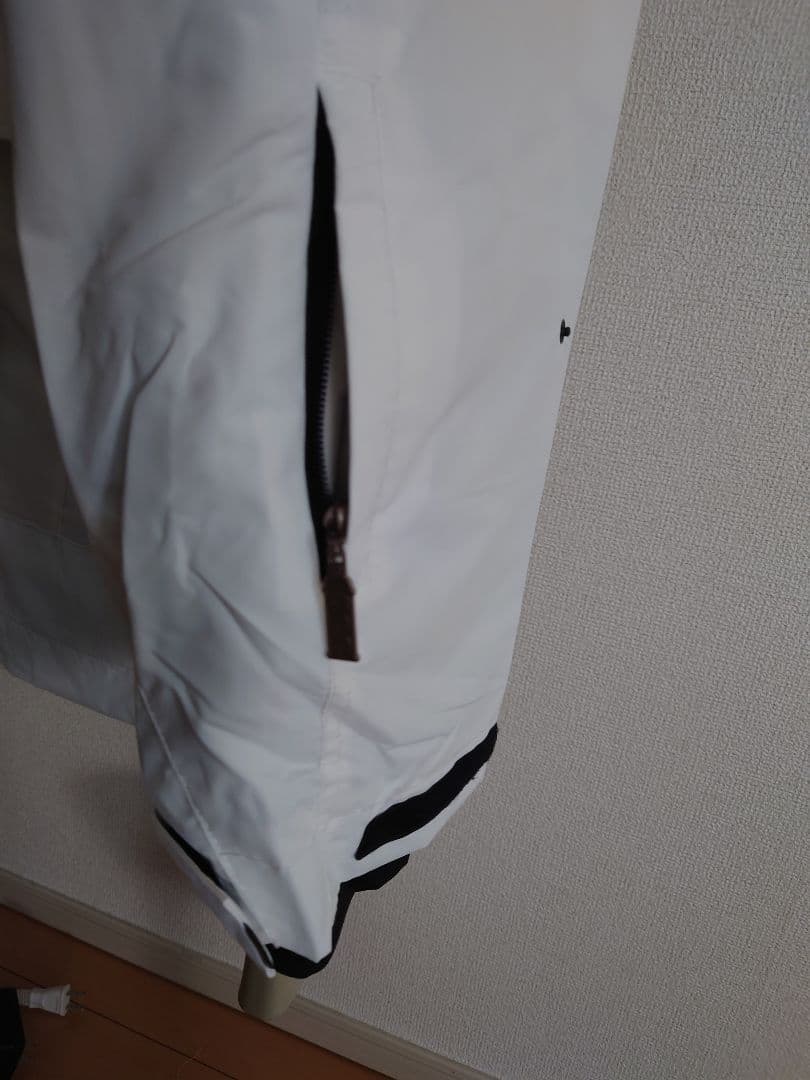 新品未使用 ACC ジャケット Sサイズ ユニセックス スノーボードウェア