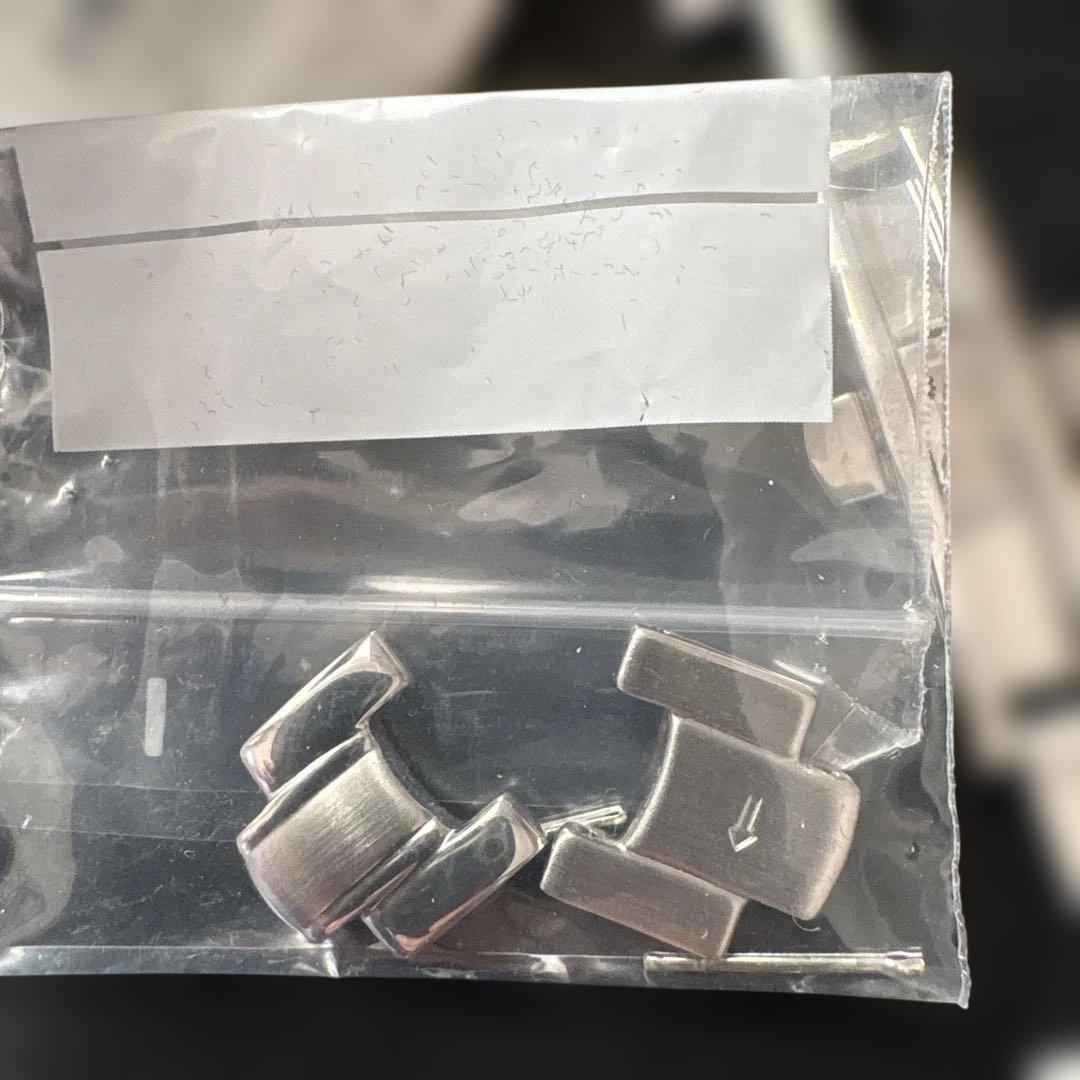 新品未使用（電池切れ）FENDI 腕時計 クォーツ 黒文字盤 ステンレス