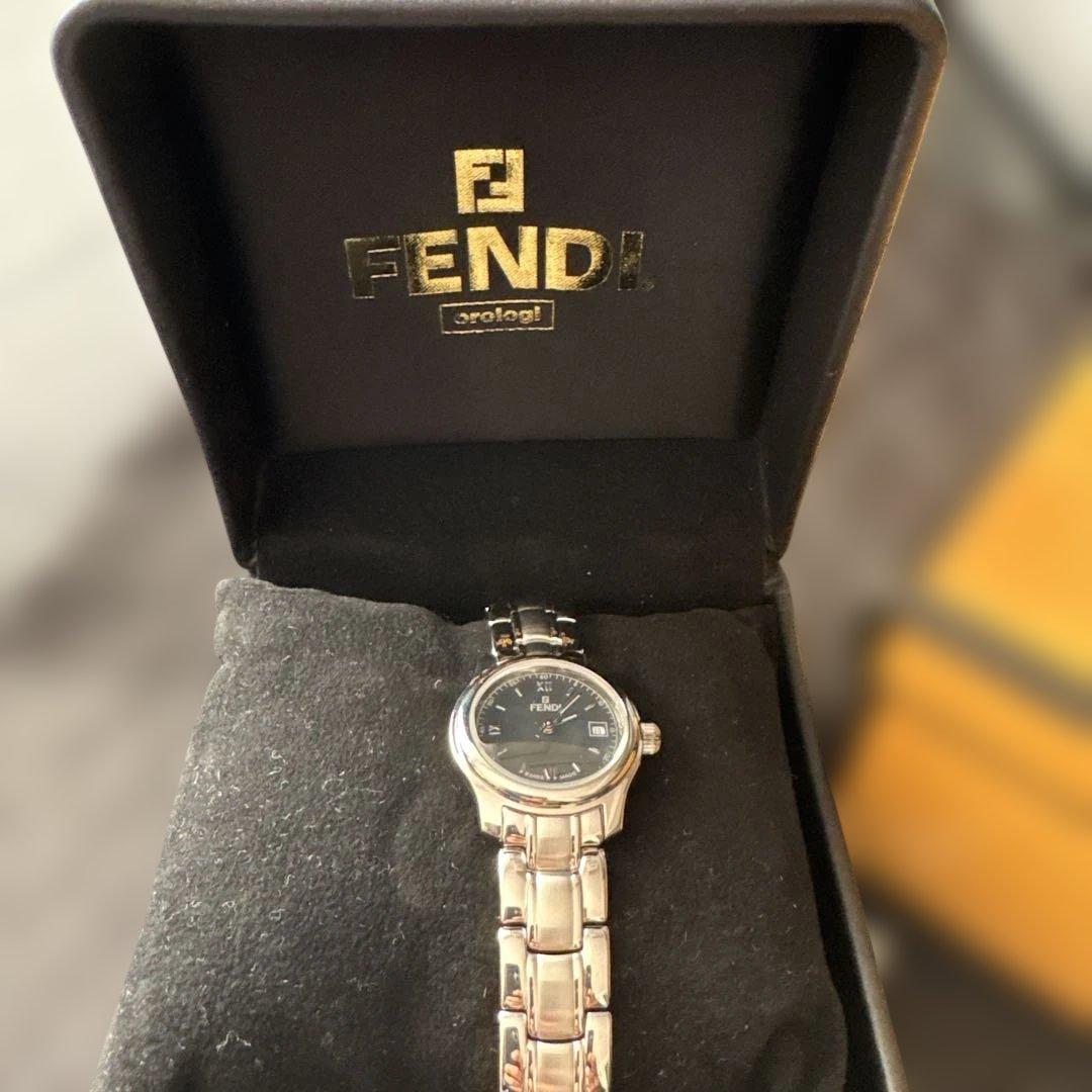 新品未使用（電池切れ）FENDI 腕時計 クォーツ 黒文字盤 ステンレス