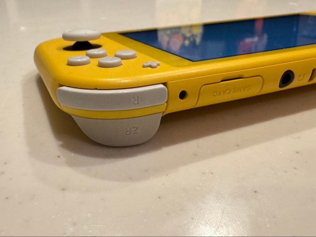 【ほぼ未使用】Switch Lite イエロー 本体・箱・充電器付き