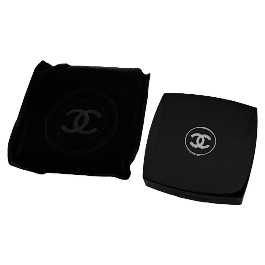 CHANEL 完売商品　レキャトルオンブル　ブトン　バロック