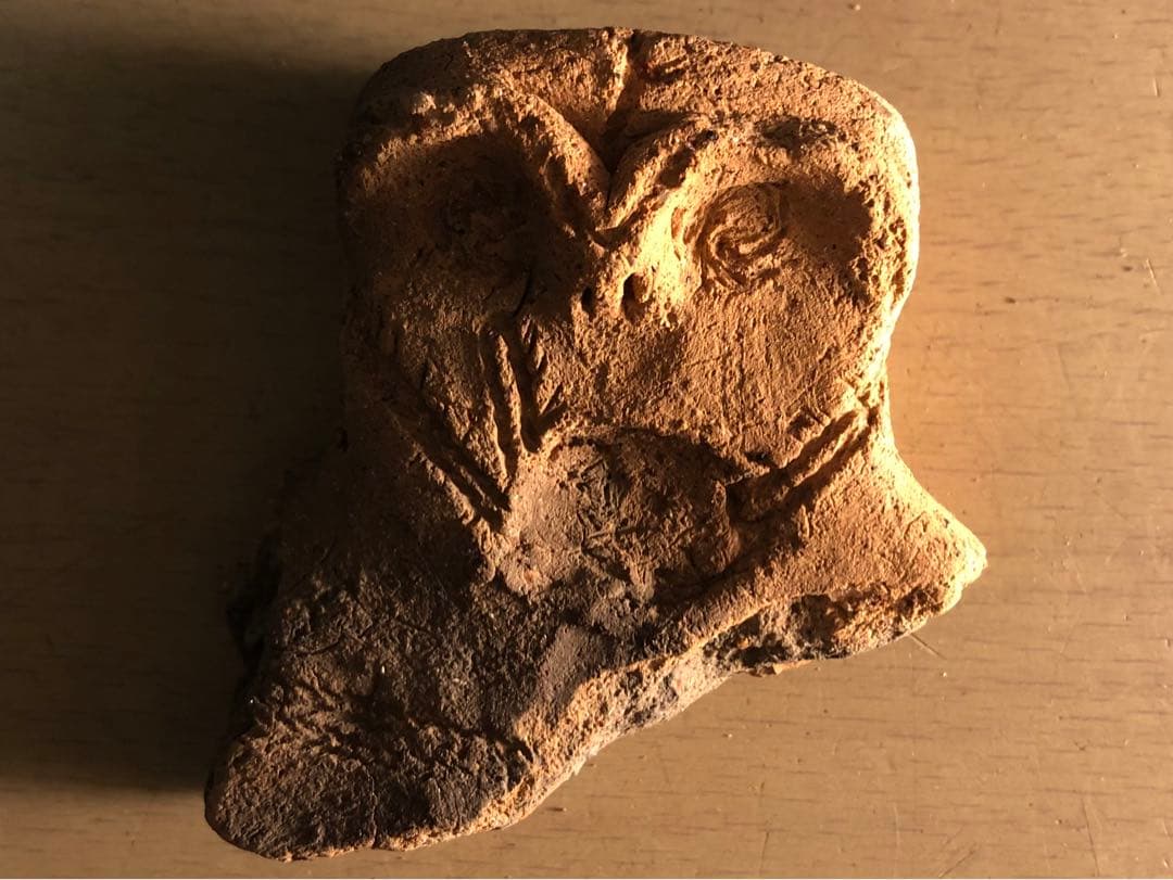 「板状土偶の破片」です…。