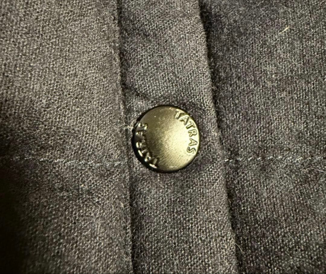 タトラスネイビー ダウンベスト