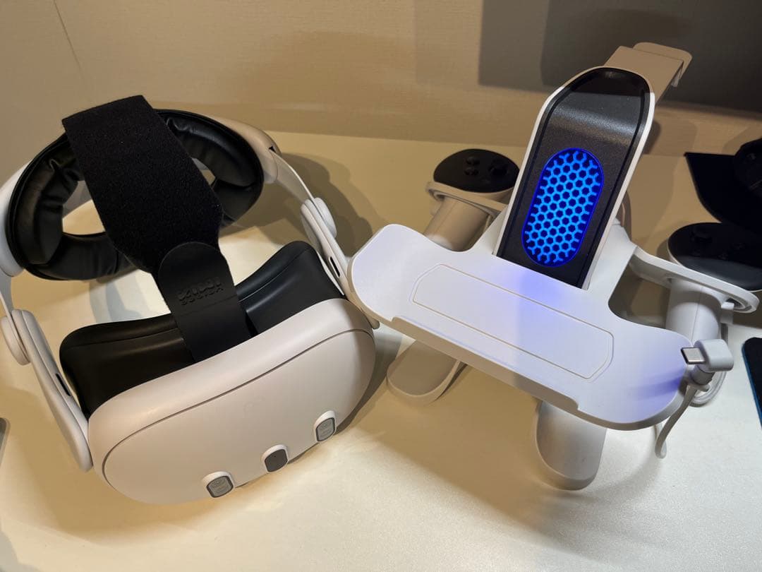  quest3保証書付　動作確認済　本体＋アクセサリー3点