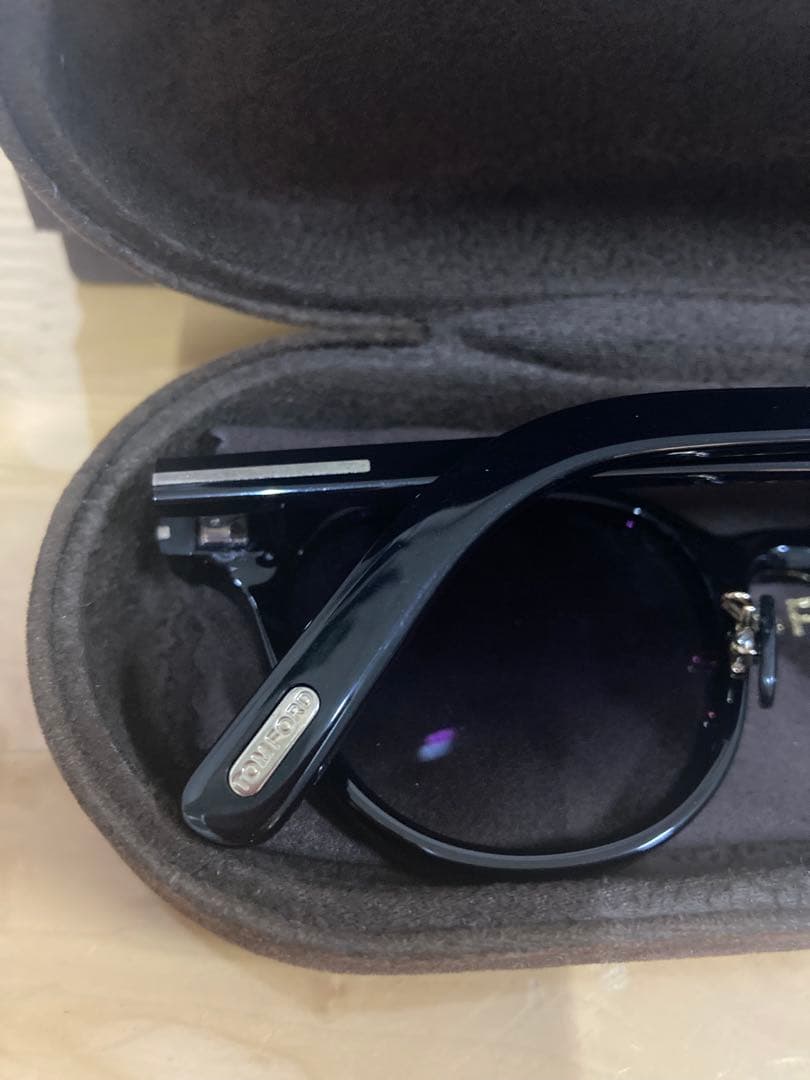 TOM FORD サングラス TF977-D01B ボストン ユニセックス