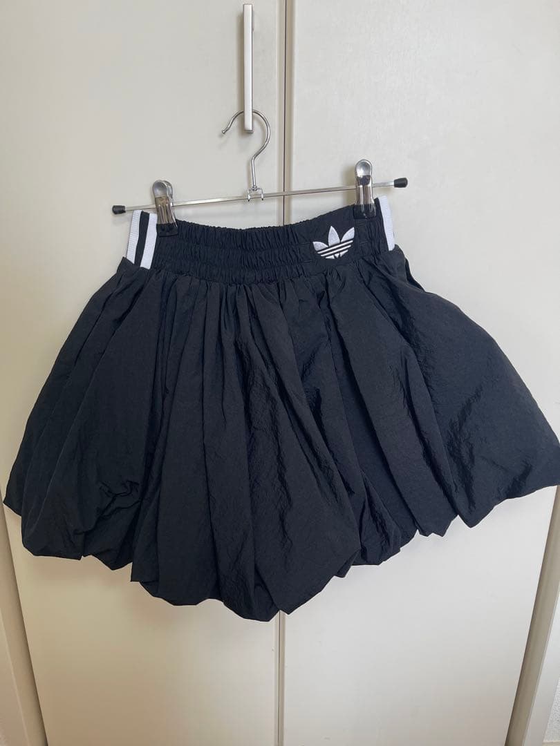 アディダス バルーンスカート ブラック