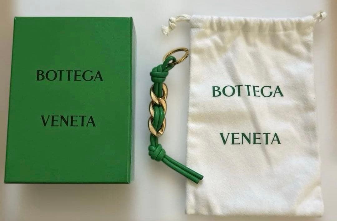✳︎新品✳︎BOTTEGAVENETA ボッテガヴェネタ　キーリング　バッグチャーム