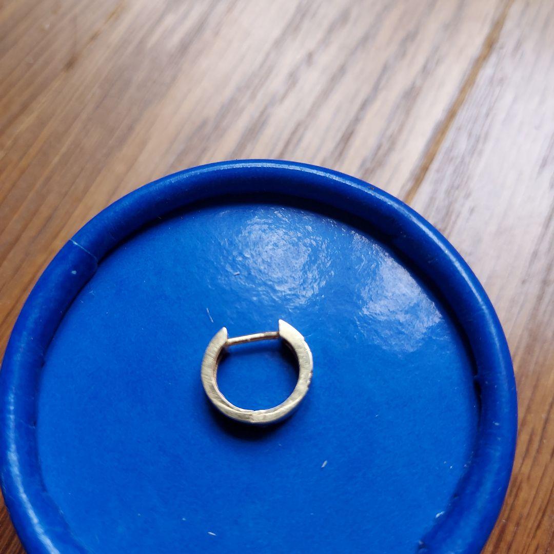 k18のフープ片耳ピアスメレダイヤ「税込価格￥28.800-」