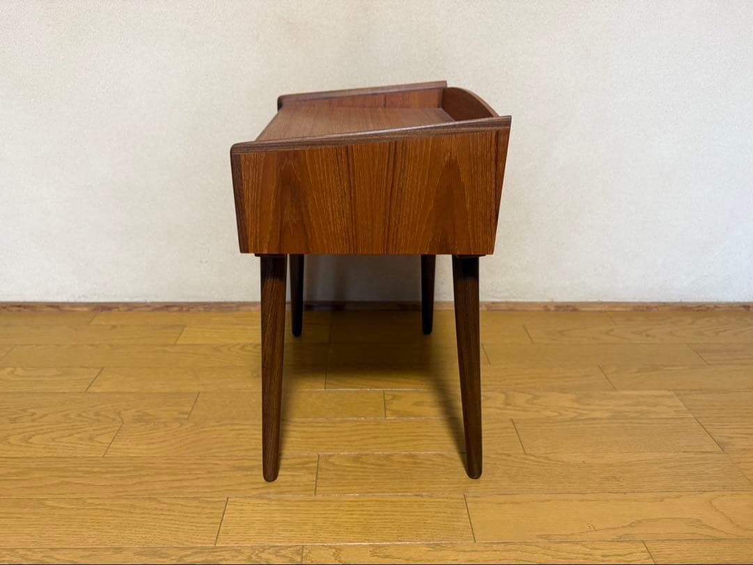 北欧ヴィンテージ（デンマーク）木製サイドチェスト