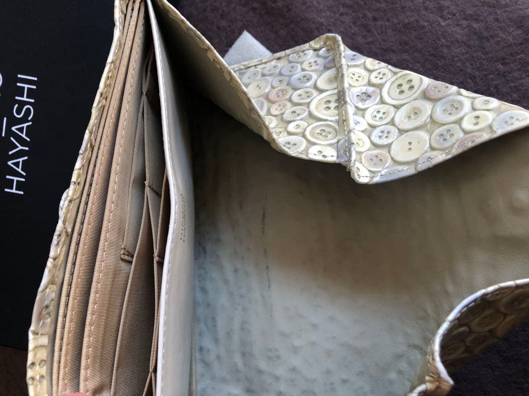 HIROKO HAYASHI ボタンデザイン 長財布