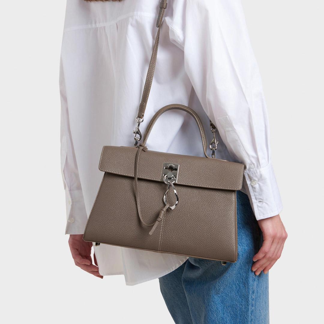 早い者勝ち！CAFUNE カフネ グレー レザーバッグ ショルダーストラップ付き