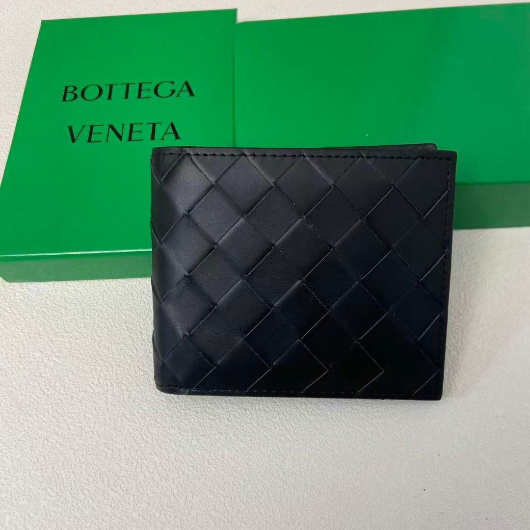 BOTTEGA VENETA ブラック二つ折り財布