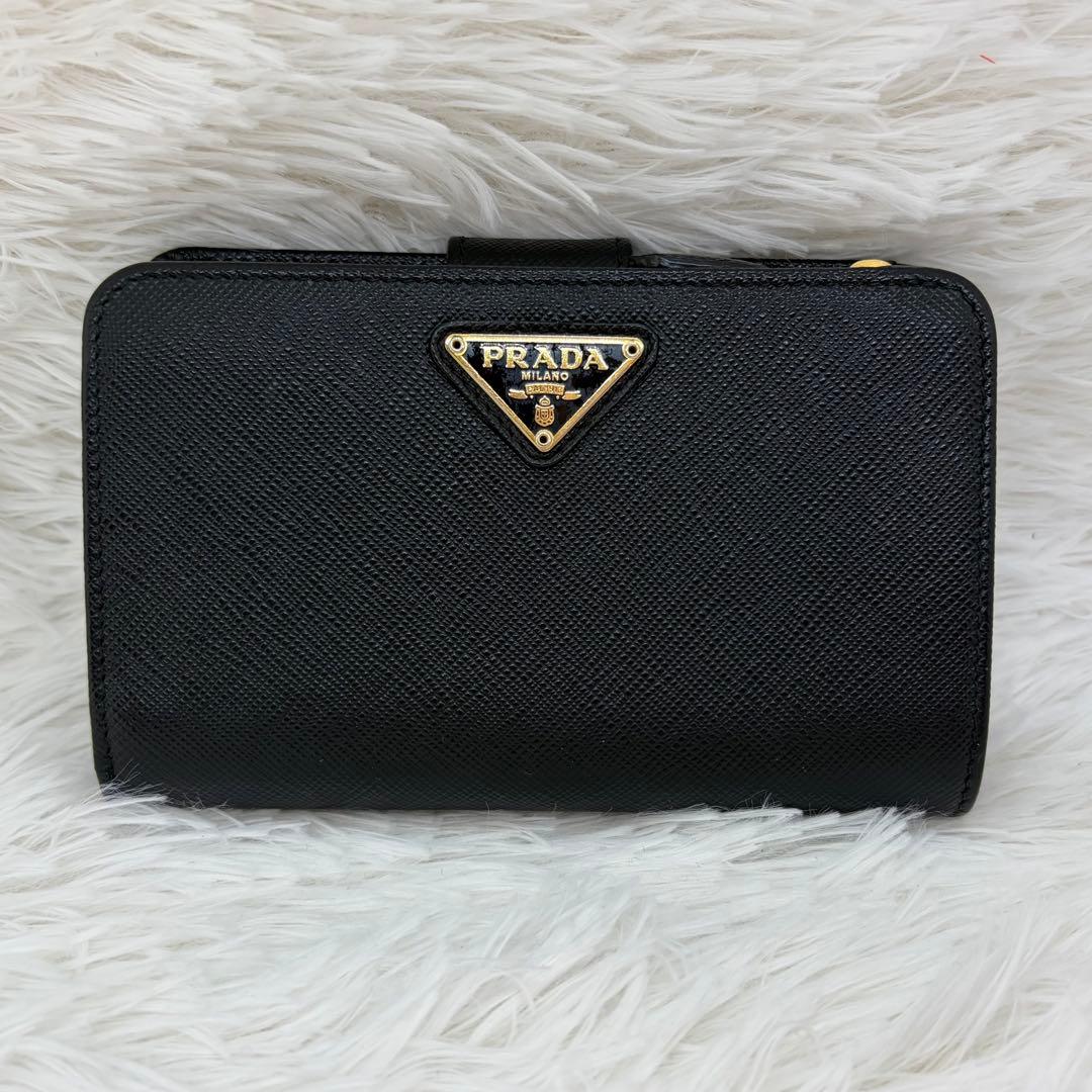 RFID搭載/未使用級✨プラダ　二つ折り財布 三角ロゴ L字 レザー 黒