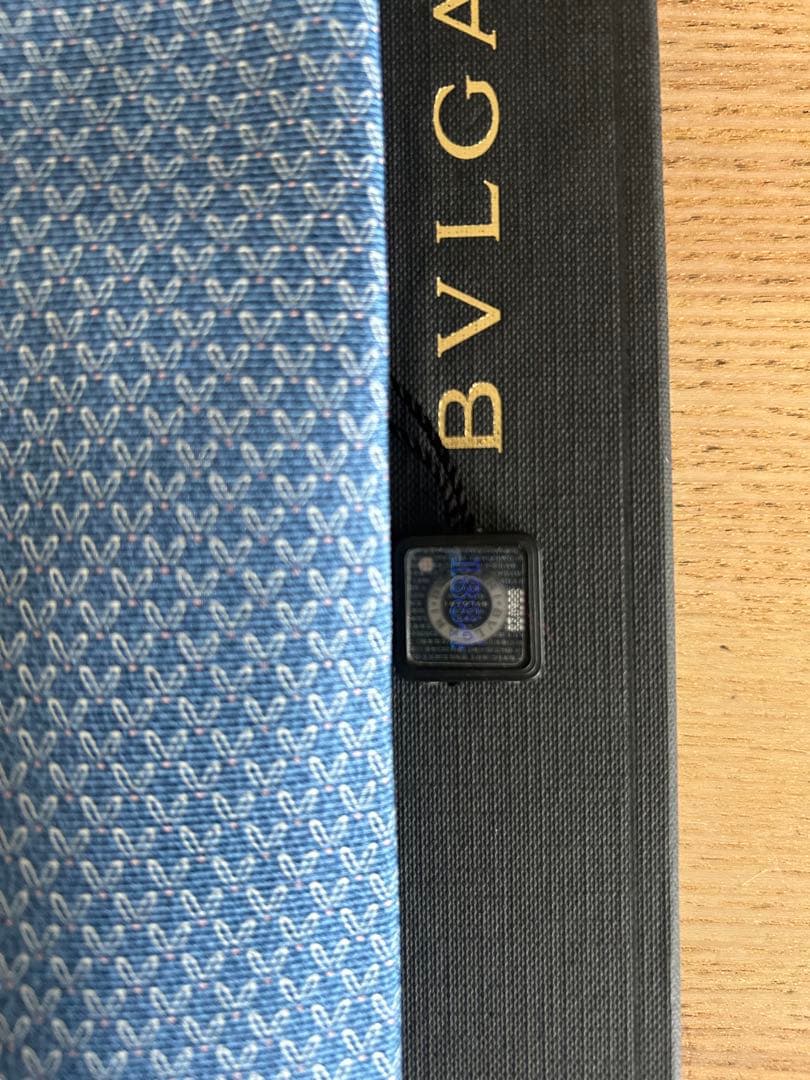 値下げ[新品未使用] BVLGARI 幾何学模様 ネクタイ 青