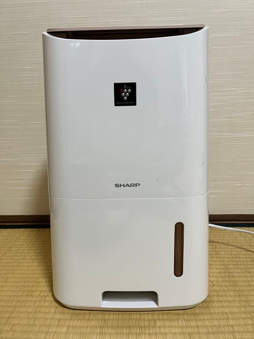 SHARP コンパクト除湿機　衣類乾燥CV-E71-W 〜16畳