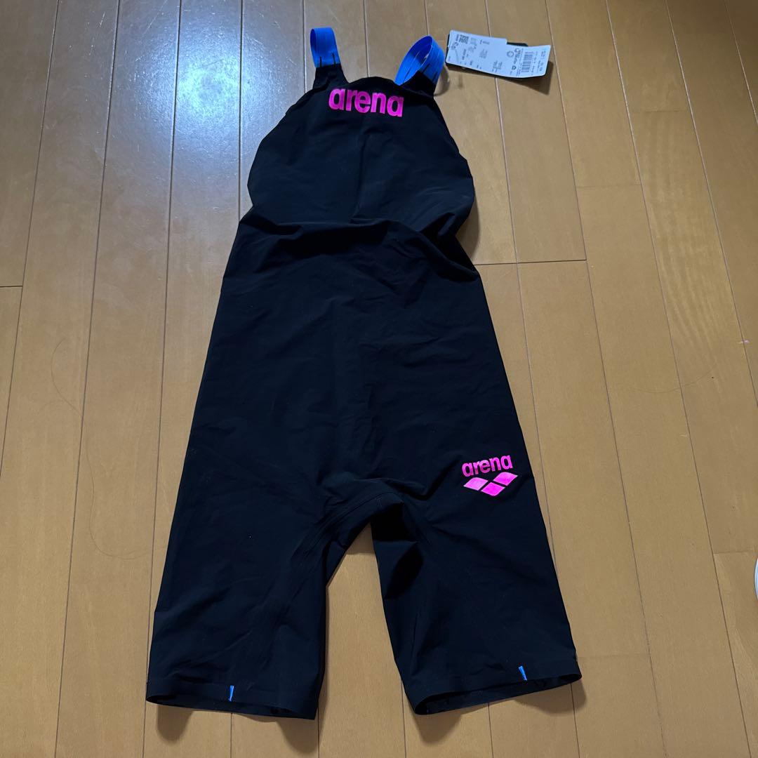 日曜限定値下げ！！arena AQUAFORCE STORM