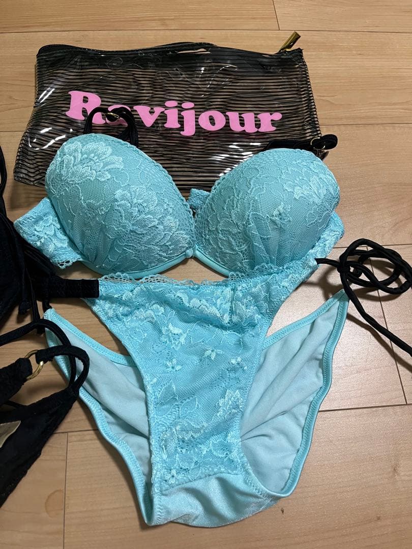 Ravijour セパレート水着 ブラック 水色 2点セット　美品