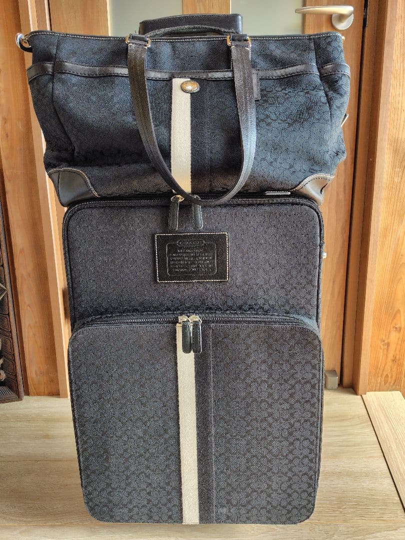 コーチ　シグネチャーストライプ　キャリーケースとトートバッグのセット