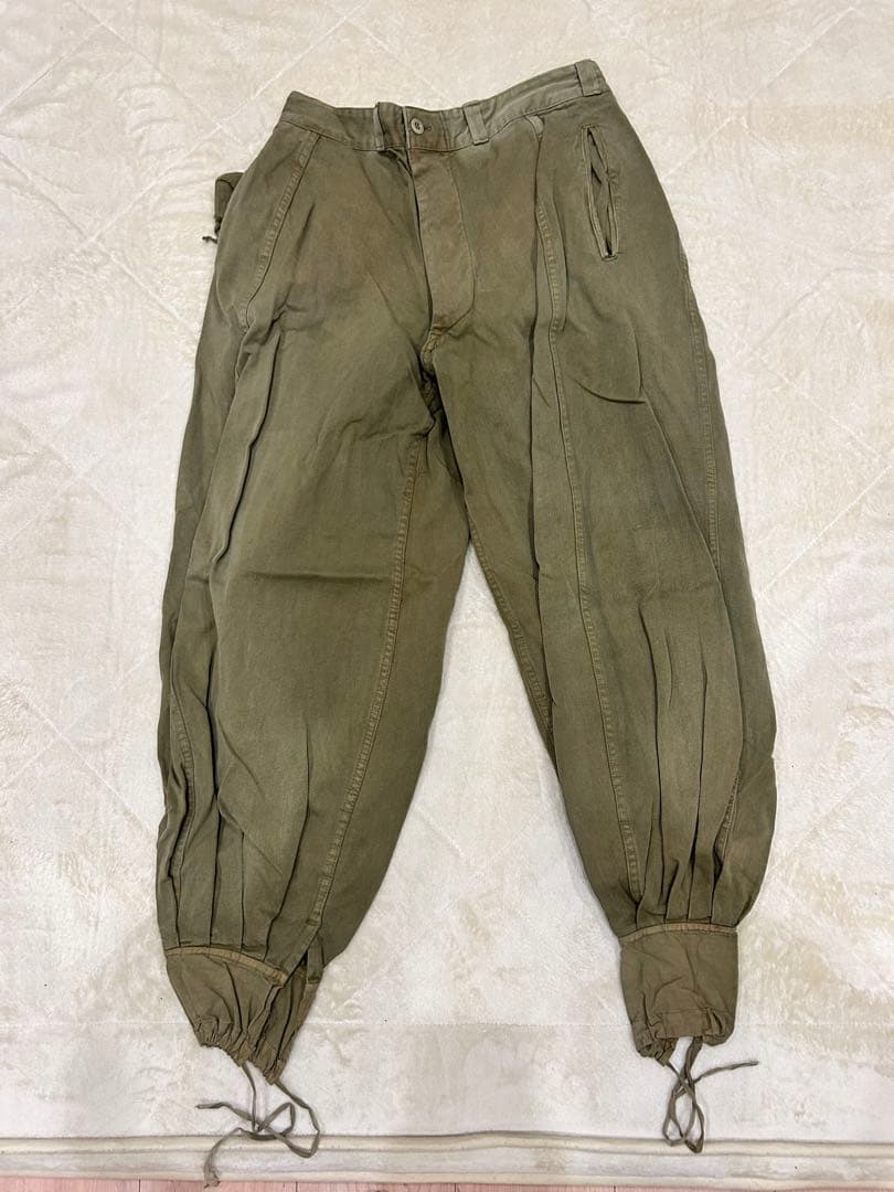 オリーブグリーンサルエルパンツ