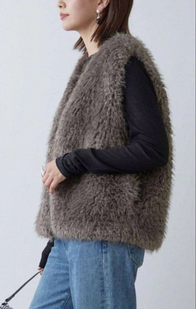 定価18,700円 ガリャルダガランテ フェイクカシミヤベスト 2023AW