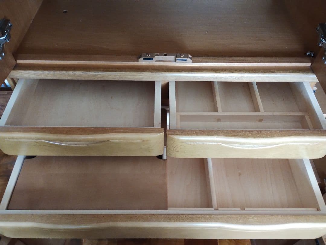 ✨極美品✨カリモク 木製 食器棚 ガラス扉 収納力抜群