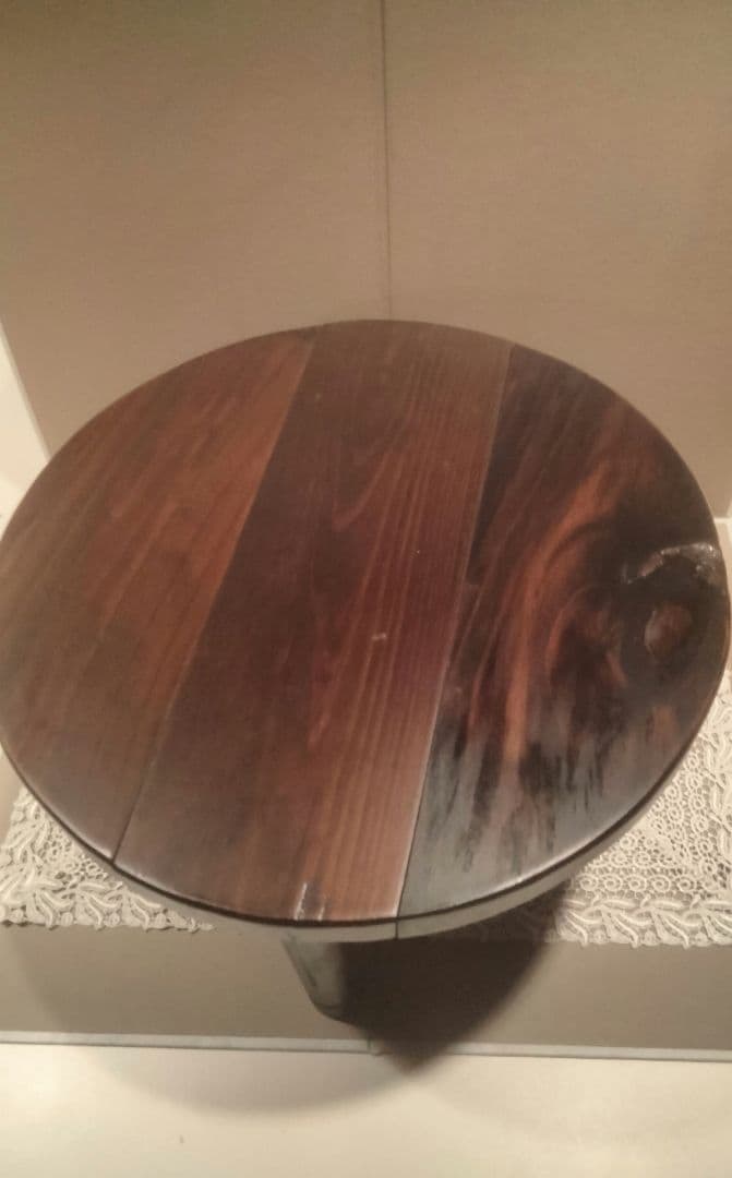 プチポワンの小さい丸椅子　フットスツール 　ビスクドール撮影用など