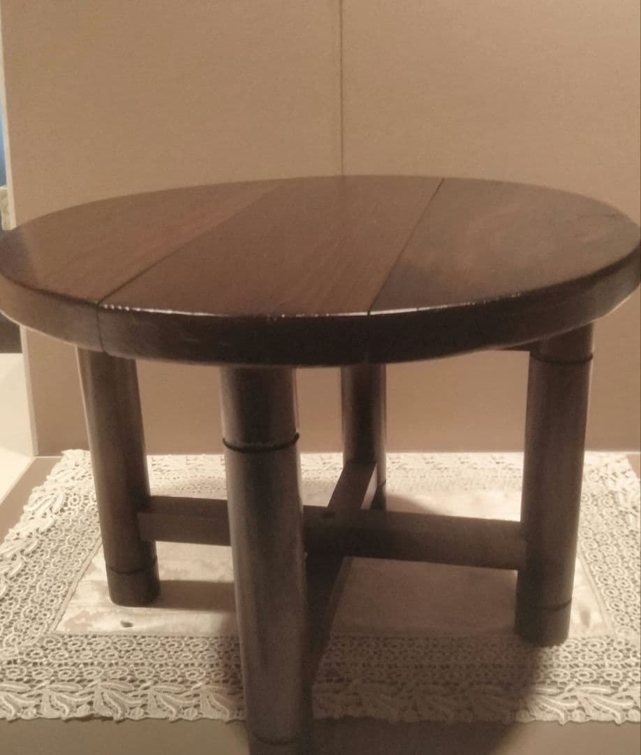 プチポワンの小さい丸椅子　フットスツール 　ビスクドール撮影用など