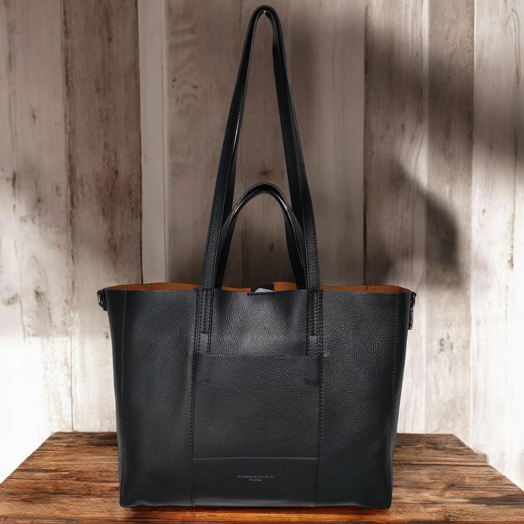 リナママ様【✨新品✨】ジャンニキャリーニ◎トート スーパーライト M ブラック