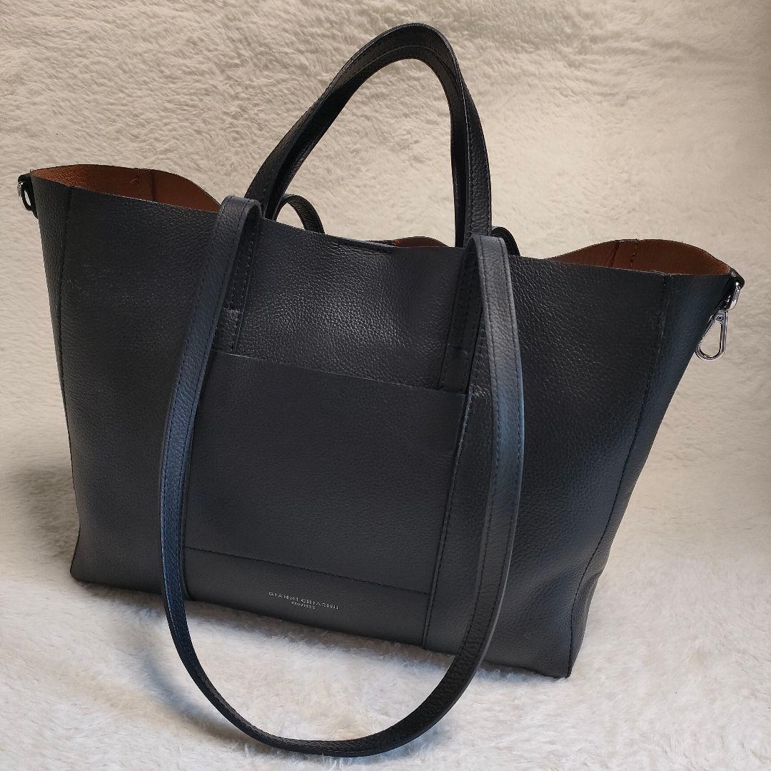 リナママ様【✨新品✨】ジャンニキャリーニ◎トート スーパーライト M ブラック