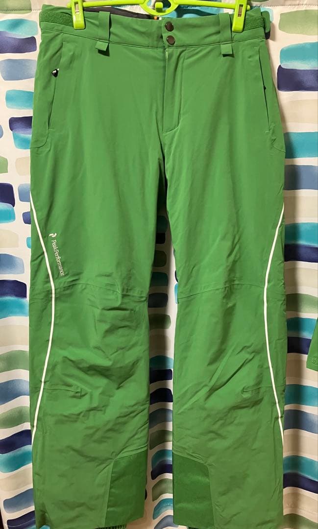 【貴重な綿入】Peak Performance スキーウェア 緑色