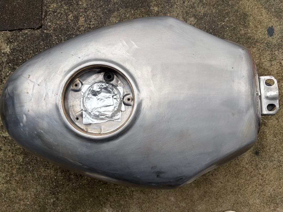 HONDA CBR250R MC19ハリケーン 純正タンク塗装用 錆び取り済み