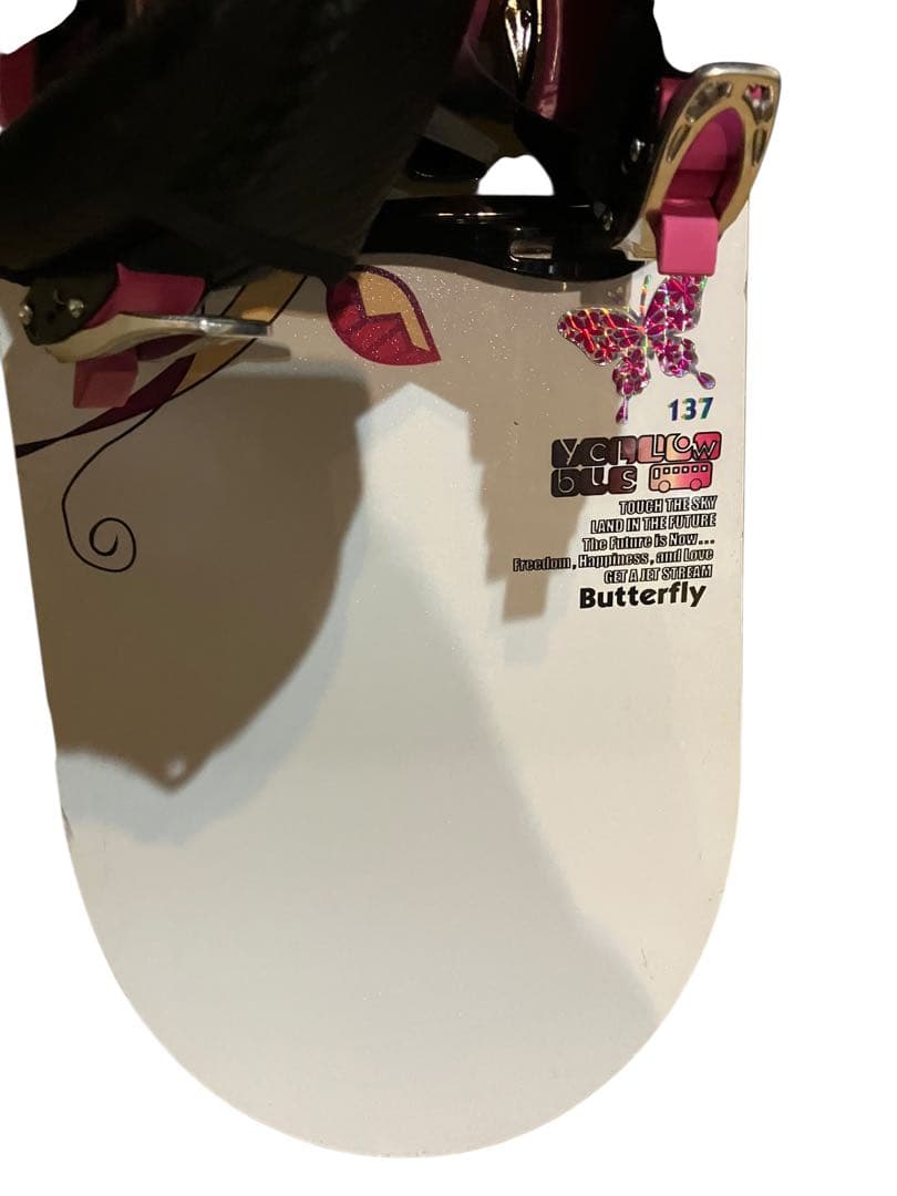 YELLOW BUS BUTTERFLY 137cm スノーボード 板　保証付き